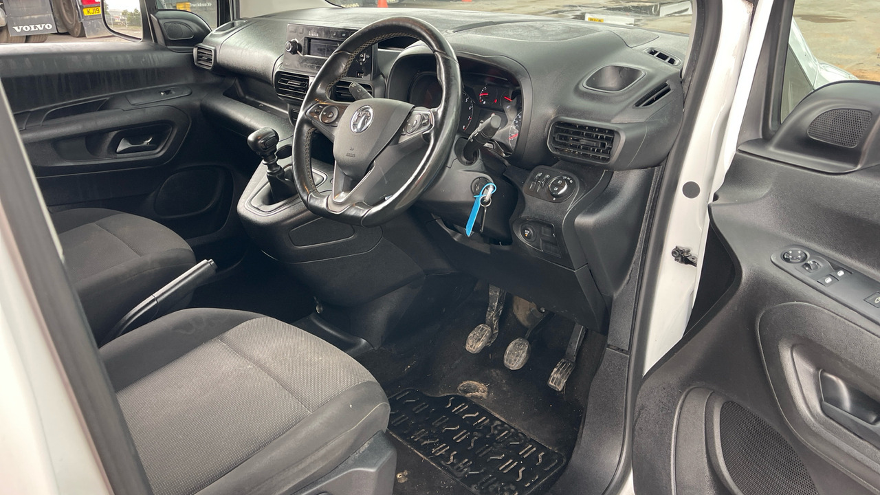 Vauxhall Combo Cargo 2300 1.5 TURBO D 100PS - Легковой фургон: фото 5 Vauxhall Combo Cargo 2300 1.5 TURBO D 100PS - Легковой фургон: фото 5