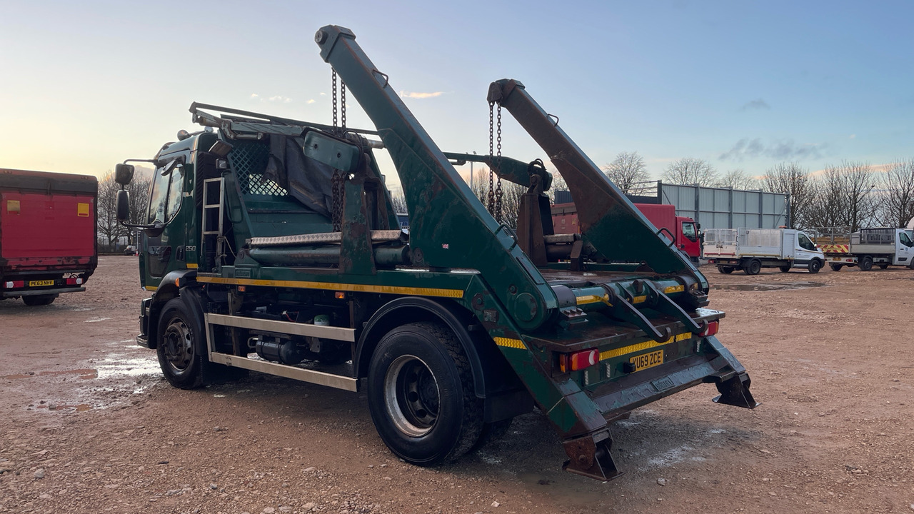 Volvo FL 250 - Портальный бункеровоз: фото 3 Volvo FL 250 - Портальный бункеровоз: фото 3