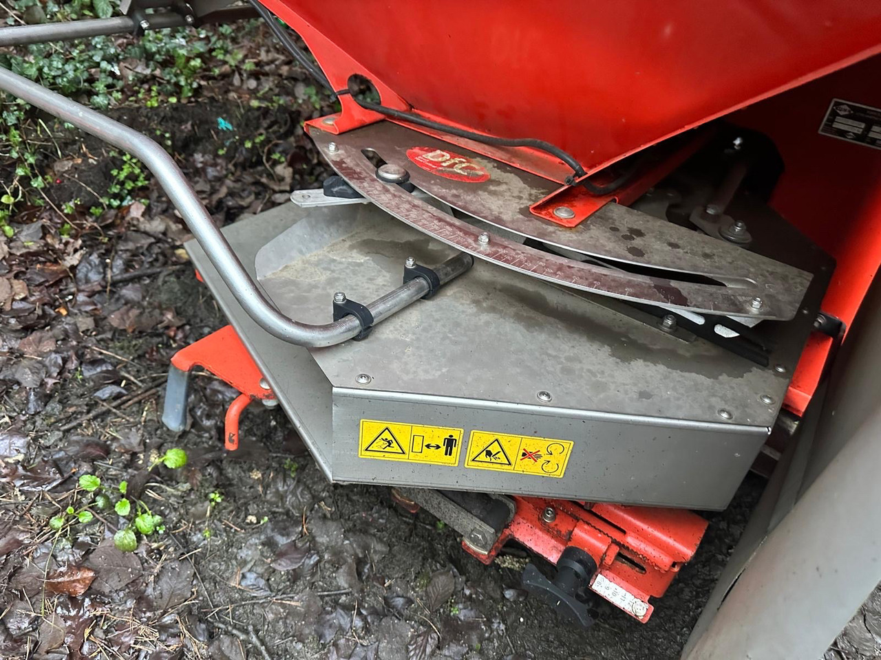 AMAZONE Rozsiewacz Rauch Axis AXIS 30.01 perfekcyjny Nadstawki 4Tony - Разбрасыватель удобрений: фото 3 AMAZONE Rozsiewacz Rauch Axis AXIS 30.01 perfekcyjny Nadstawki 4Tony - Разбрасыватель удобрений: фото 3