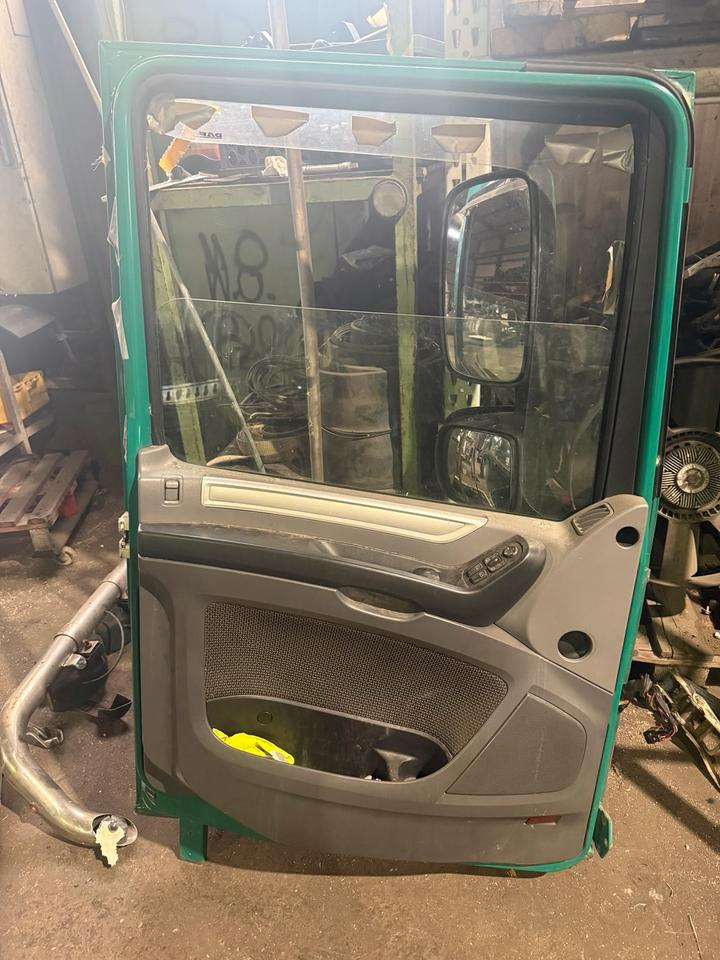 DAF XF 460 EU6 Fahrertür Grün Links Spiegel Innenverkleidung - Дверь и запчасти для Грузовиков: фото 2 DAF XF 460 EU6 Fahrertür Grün Links Spiegel Innenverkleidung - Дверь и запчасти для Грузовиков: фото 2