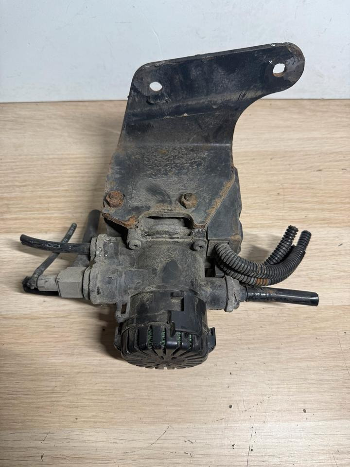 MAN KNORR-BREMSE EBS Ventil K021204 81.52106-6049 - Клапан для Грузовиков: фото 2 MAN KNORR-BREMSE EBS Ventil K021204 81.52106-6049 - Клапан для Грузовиков: фото 2