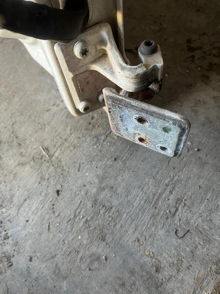 MAN TGL 12.240 Fahrertür, Tür links weiß mit Spiegel RN005 - Дверь и запчасти для Грузовиков: фото 4 MAN TGL 12.240 Fahrertür, Tür links weiß mit Spiegel RN005 - Дверь и запчасти для Грузовиков: фото 4