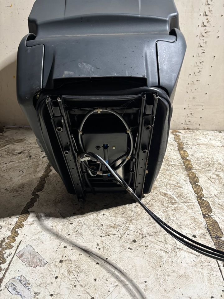 MAN TGL Euro 5/6 Fahrersitz mit Luft und elektrisch - Сиденье для Грузовиков: фото 5 MAN TGL Euro 5/6 Fahrersitz mit Luft und elektrisch - Сиденье для Грузовиков: фото 5