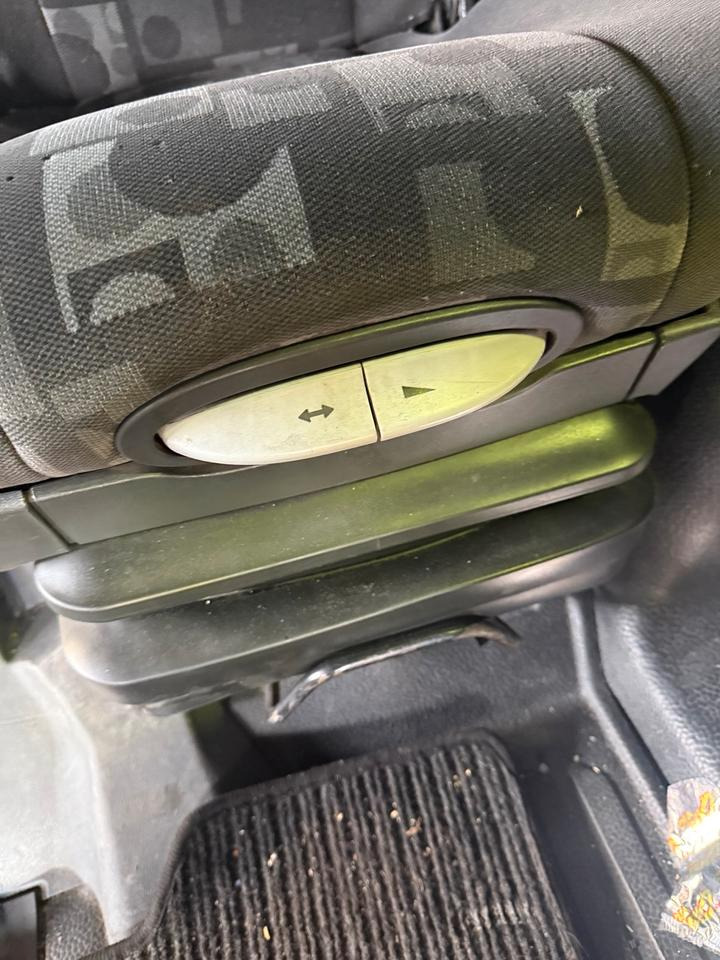 Mercedes Atego 3 Beifahrersitz mit Luft - Сиденье для Грузовиков: фото 5 Mercedes Atego 3 Beifahrersitz mit Luft - Сиденье для Грузовиков: фото 5