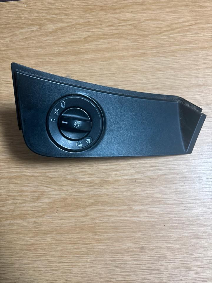 Mercedes-Benz Atego Lichtschalter A0015453404 - Кабина и интерьер для Грузовиков: фото 1 Mercedes-Benz Atego Lichtschalter A0015453404 - Кабина и интерьер для Грузовиков: фото 1