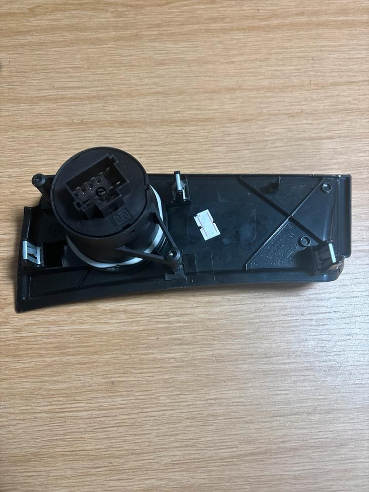 Mercedes-Benz Atego Lichtschalter A0015453404 - Кабина и интерьер для Грузовиков: фото 2 Mercedes-Benz Atego Lichtschalter A0015453404 - Кабина и интерьер для Грузовиков: фото 2