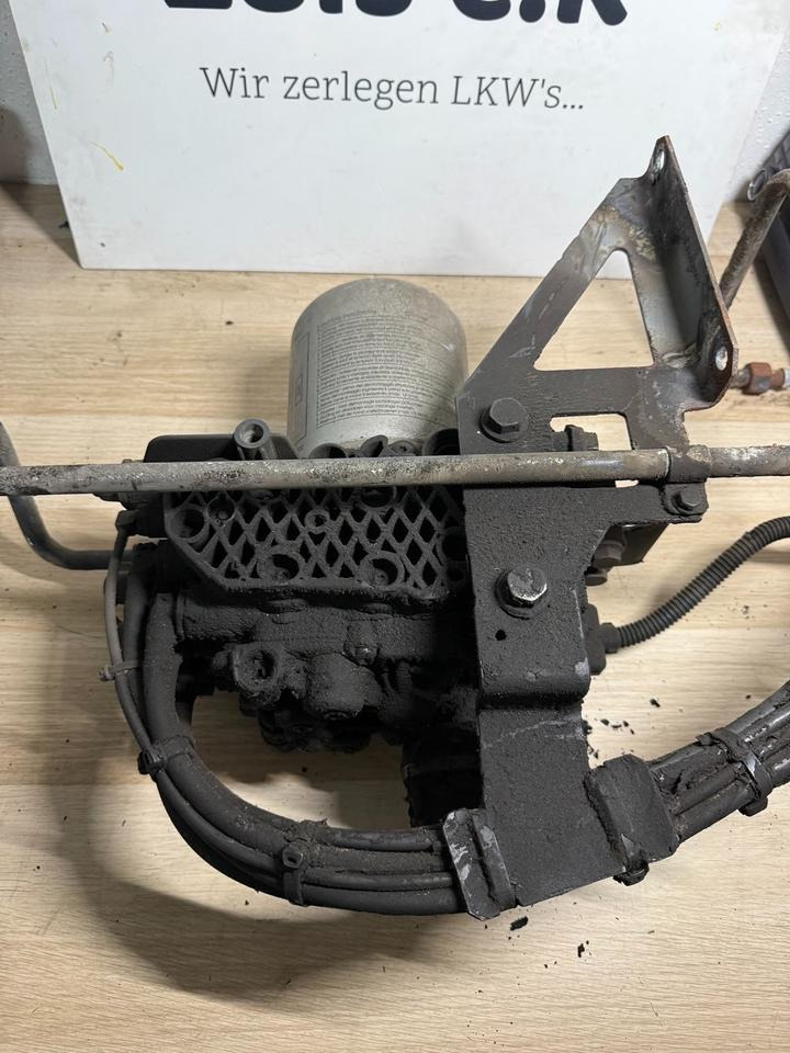 Mercedes KNORR-BREMSE Lufttrockner A0014460264 K078211 - Принадлежность тормозной системы для Грузовиков: фото 5 Mercedes KNORR-BREMSE Lufttrockner A0014460264 K078211 - Принадлежность тормозной системы для Грузовиков: фото 5