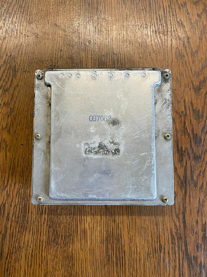 Mercedes Sprinter BOSCH Steuergerät A 000 153 73 79 - Блок управления для Грузовиков: фото 3 Mercedes Sprinter BOSCH Steuergerät A 000 153 73 79 - Блок управления для Грузовиков: фото 3