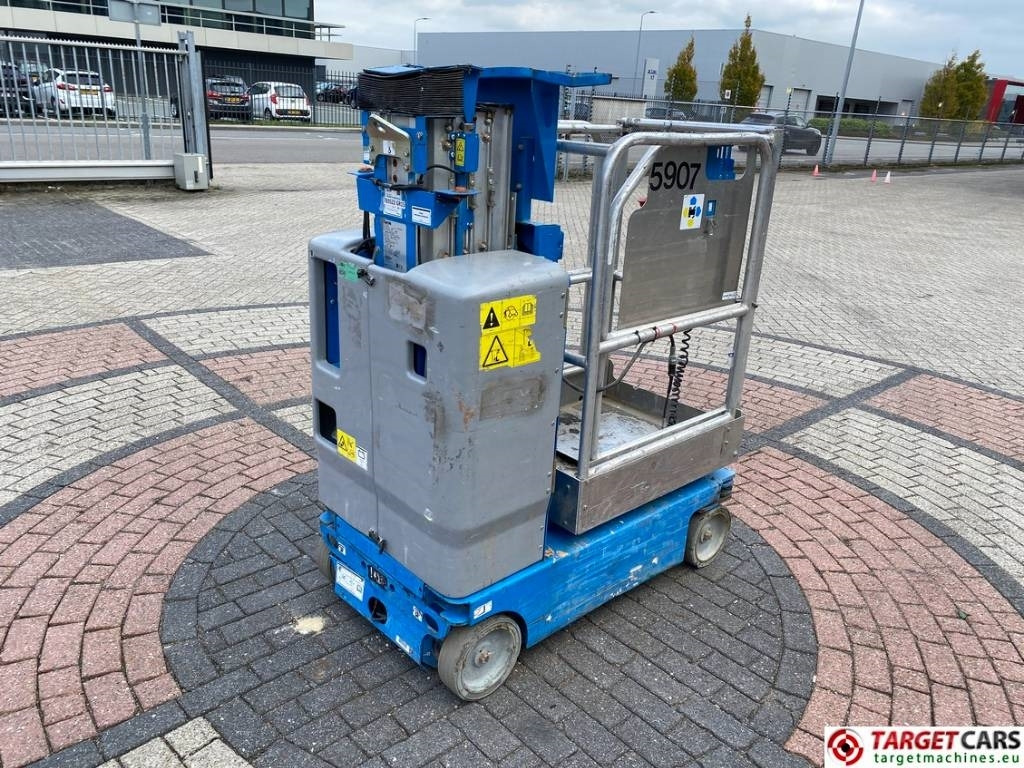 Genie GR15 RunAbout Electric Vertical Mast Lift 652cm - Вертикальный мачтовый подъемник: фото 3 Genie GR15 RunAbout Electric Vertical Mast Lift 652cm - Вертикальный мачтовый подъемник: фото 3