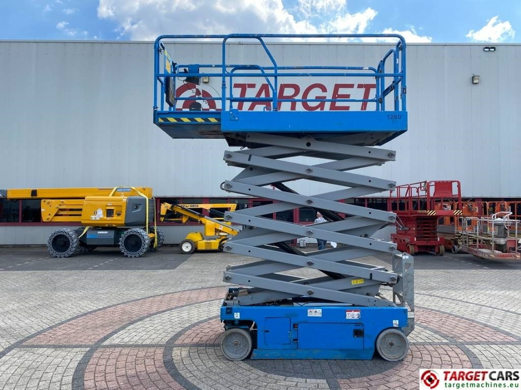 Genie GS-4047 Electric 4047 Scissor Work Lift 1389cm - Ножничный подъемник: фото 5 Genie GS-4047 Electric 4047 Scissor Work Lift 1389cm - Ножничный подъемник: фото 5