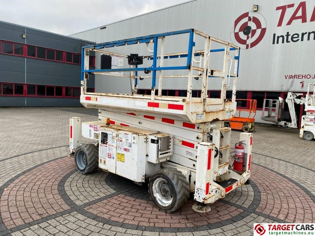 Genie GS-4069RT Diesel 4x4 Scissor Work Lift 1412cm - Ножничный подъемник: фото 4 Genie GS-4069RT Diesel 4x4 Scissor Work Lift 1412cm - Ножничный подъемник: фото 4