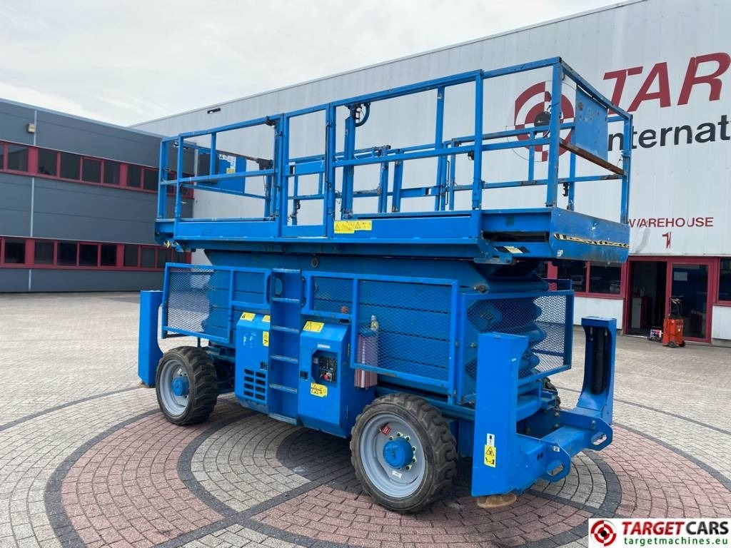 Genie GS-5390RT Diesel 4x4 Scissor Work Lift 1815cm - Ножничный подъемник: фото 4 Genie GS-5390RT Diesel 4x4 Scissor Work Lift 1815cm - Ножничный подъемник: фото 4
