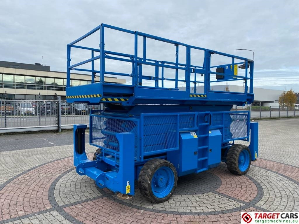 Genie GS-5390RT Diesel 4x4 Scissor Work Lift 1815cm - Ножничный подъемник: фото 3 Genie GS-5390RT Diesel 4x4 Scissor Work Lift 1815cm - Ножничный подъемник: фото 3