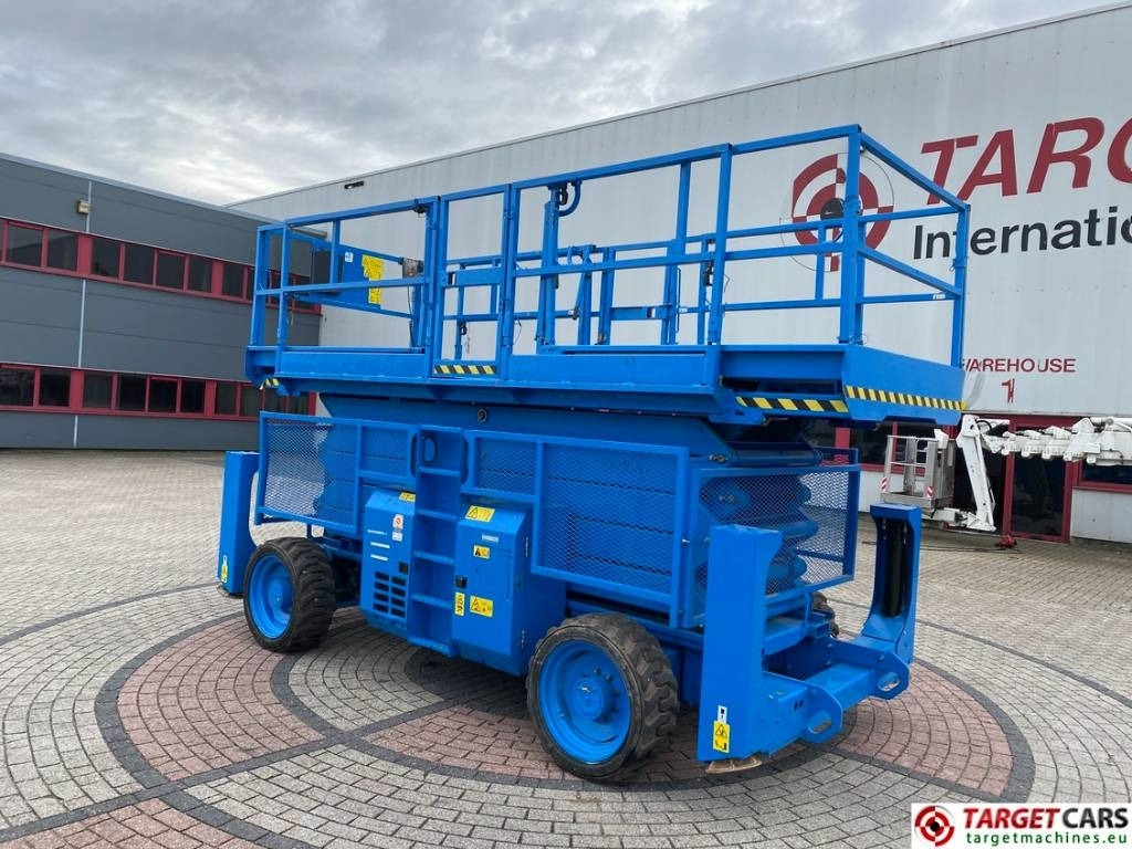 Genie GS-5390RT Diesel 4x4 Scissor Work Lift 1815cm - Ножничный подъемник: фото 4 Genie GS-5390RT Diesel 4x4 Scissor Work Lift 1815cm - Ножничный подъемник: фото 4