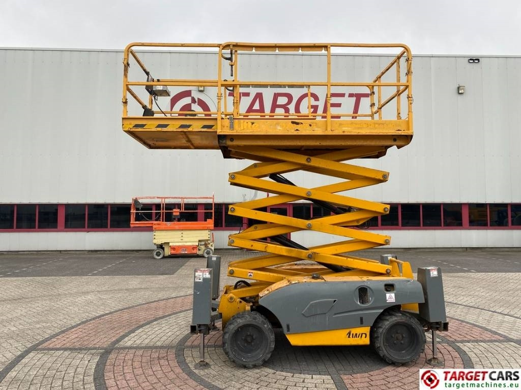 Haulotte Compact 12DX Diesel 4x4 Scissor Work Lift 1206cm - Ножничный подъемник: фото 5 Haulotte Compact 12DX Diesel 4x4 Scissor Work Lift 1206cm - Ножничный подъемник: фото 5