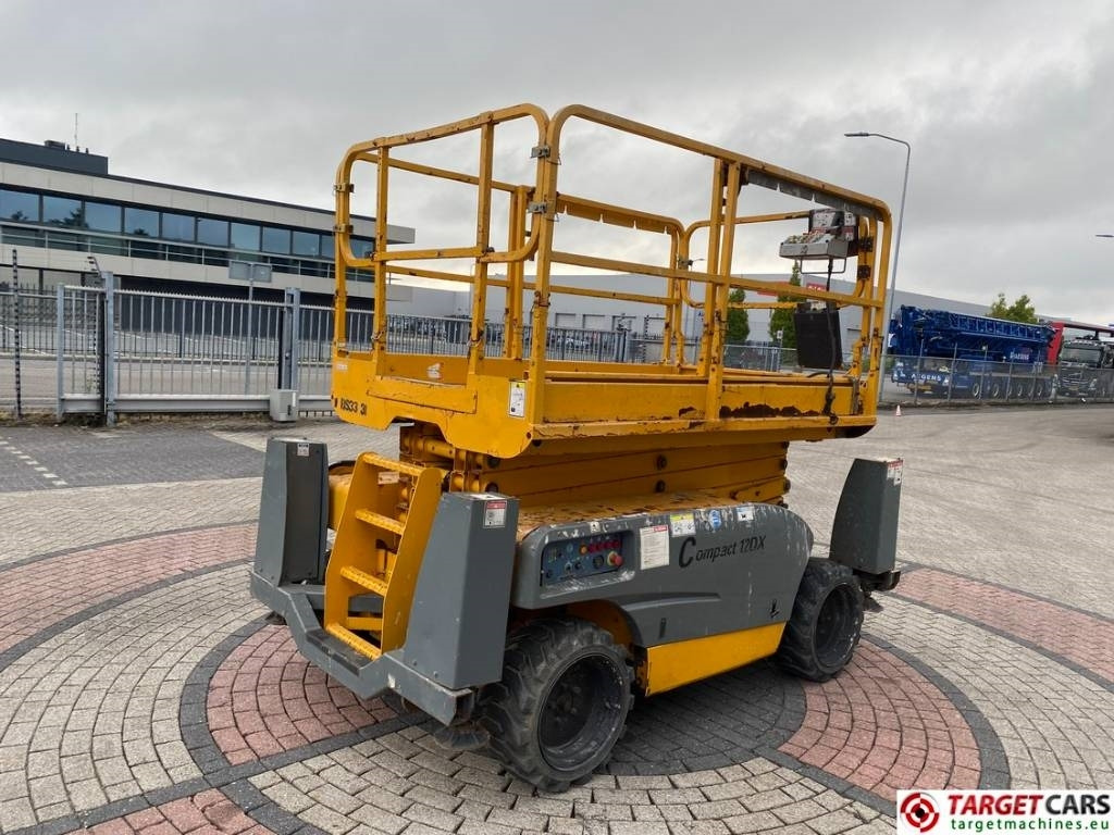 Haulotte Compact 12DX Diesel 4x4 Scissor Work Lift 1206cm - Ножничный подъемник: фото 3 Haulotte Compact 12DX Diesel 4x4 Scissor Work Lift 1206cm - Ножничный подъемник: фото 3