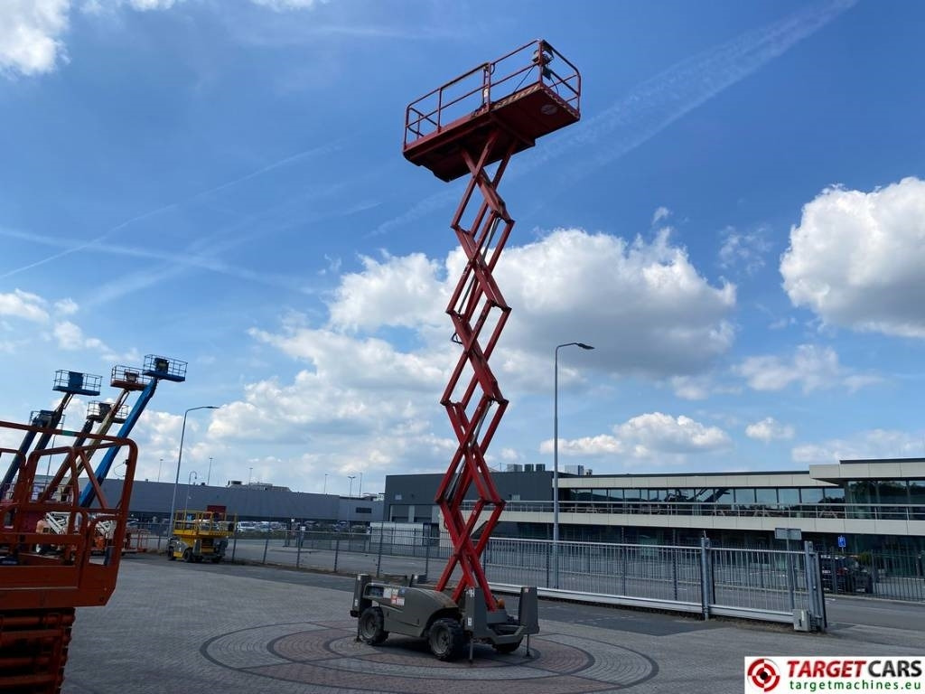 Ножничный подъемник Haulotte Compact 12DX Diesel 4x4 Scissor Work Lift 1206cm: фото 7