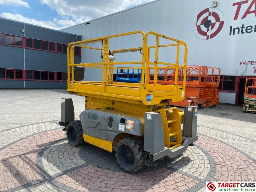 Haulotte Compact 12DX Diesel 4x4 Scissor Work Lift 1206cm - Ножничный подъемник: фото 4 Haulotte Compact 12DX Diesel 4x4 Scissor Work Lift 1206cm - Ножничный подъемник: фото 4