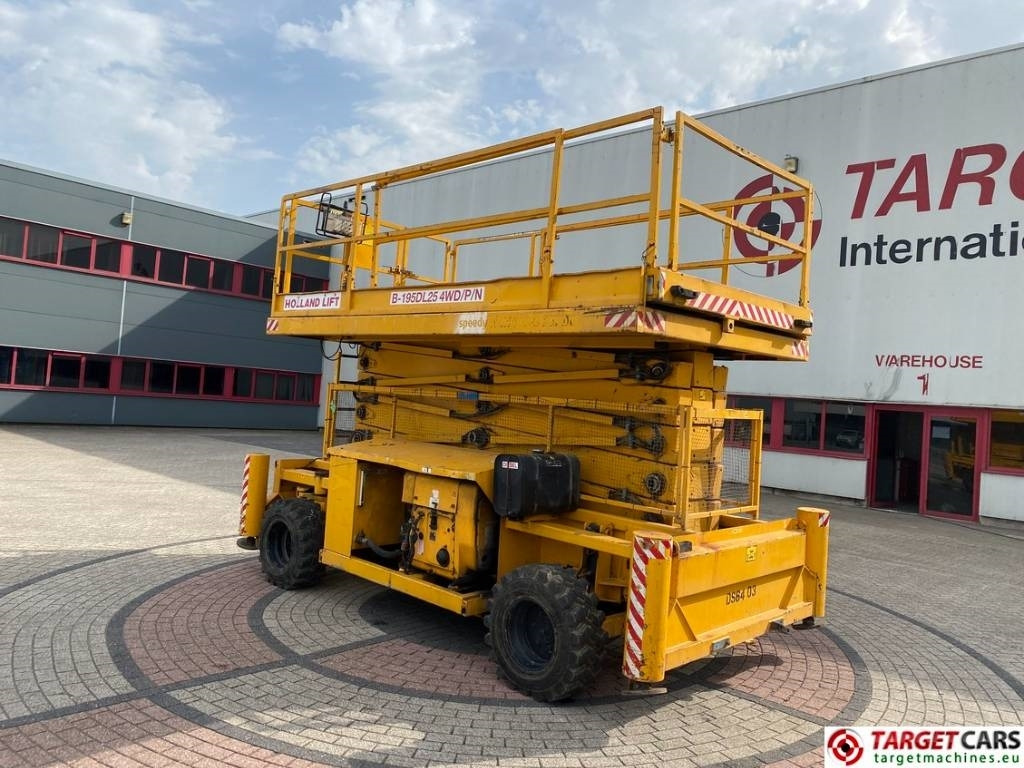 Holland Lift B195DL-25 4WD Diesel 4x4 Scissor Work Lift 2150cm - Ножничный подъемник: фото 4 Holland Lift B195DL-25 4WD Diesel 4x4 Scissor Work Lift 2150cm - Ножничный подъемник: фото 4