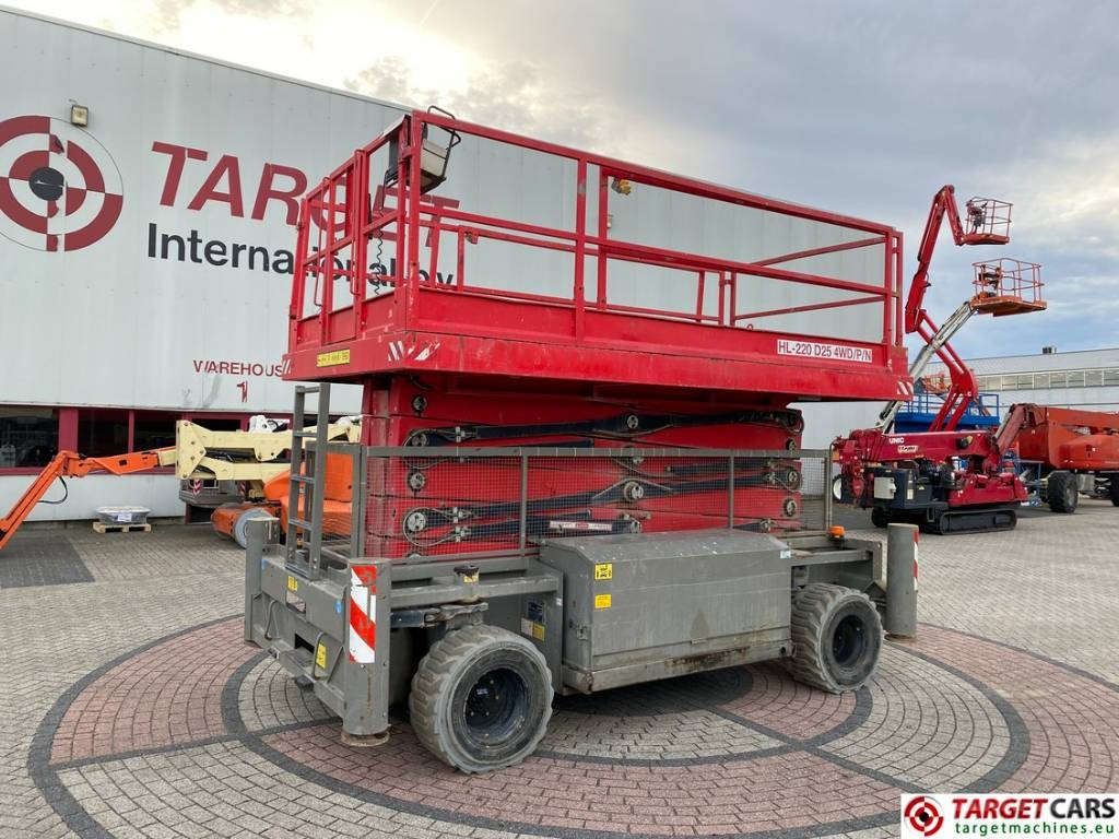 Holland Lift HL220D25-4WD Diesel 4x4 HL220 Scissor Lift 2170cm - Ножничный подъемник: фото 1 Holland Lift HL220D25-4WD Diesel 4x4 HL220 Scissor Lift 2170cm - Ножничный подъемник: фото 1