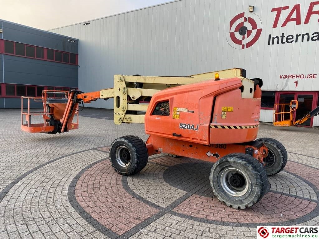 JLG 520AJ Articulated 4x4 Diesel Boom Work Lift 1800cm - Коленчатый подъемник: фото 4 JLG 520AJ Articulated 4x4 Diesel Boom Work Lift 1800cm - Коленчатый подъемник: фото 4