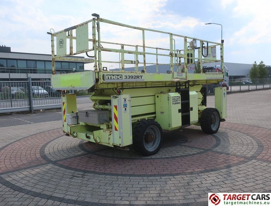 MEC 3392RT-T Diesel 4x4 Scissor Work Lift 1200cm  - Ножничный подъемник: фото 3 MEC 3392RT-T Diesel 4x4 Scissor Work Lift 1200cm  - Ножничный подъемник: фото 3