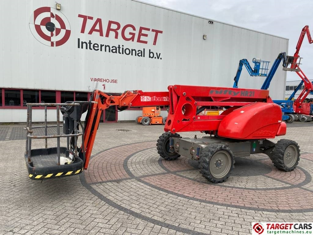 Niftylift HR21D Diesel 4x4 Articulated Boom Work Lift 2080cm - Коленчатый подъемник: фото 1 Niftylift HR21D Diesel 4x4 Articulated Boom Work Lift 2080cm - Коленчатый подъемник: фото 1