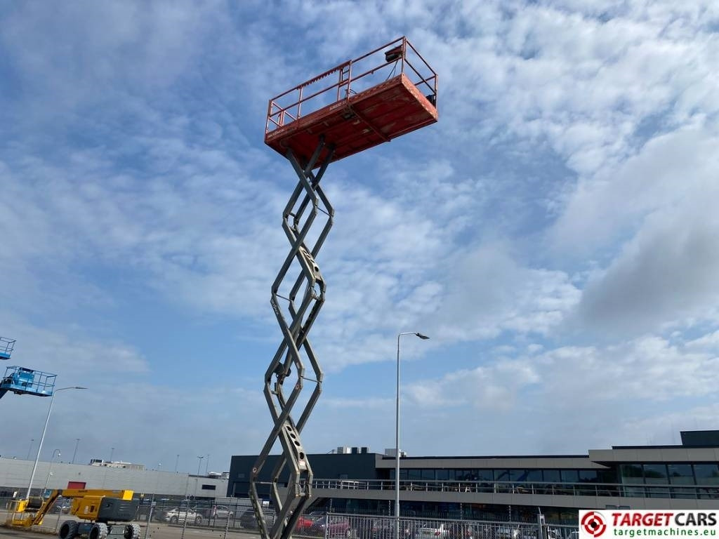 Ножничный подъемник SkyJack SJ6832 RT Diesel 4x4 Scissor Work Lift 1180cm: фото 29