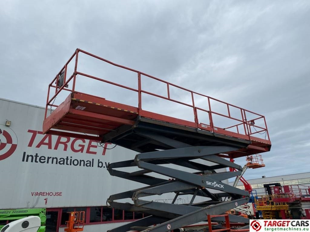 Ножничный подъемник SkyJack SJ9250 RT Diesel 4x4 Scissor Work Lift 1720cm: фото 41