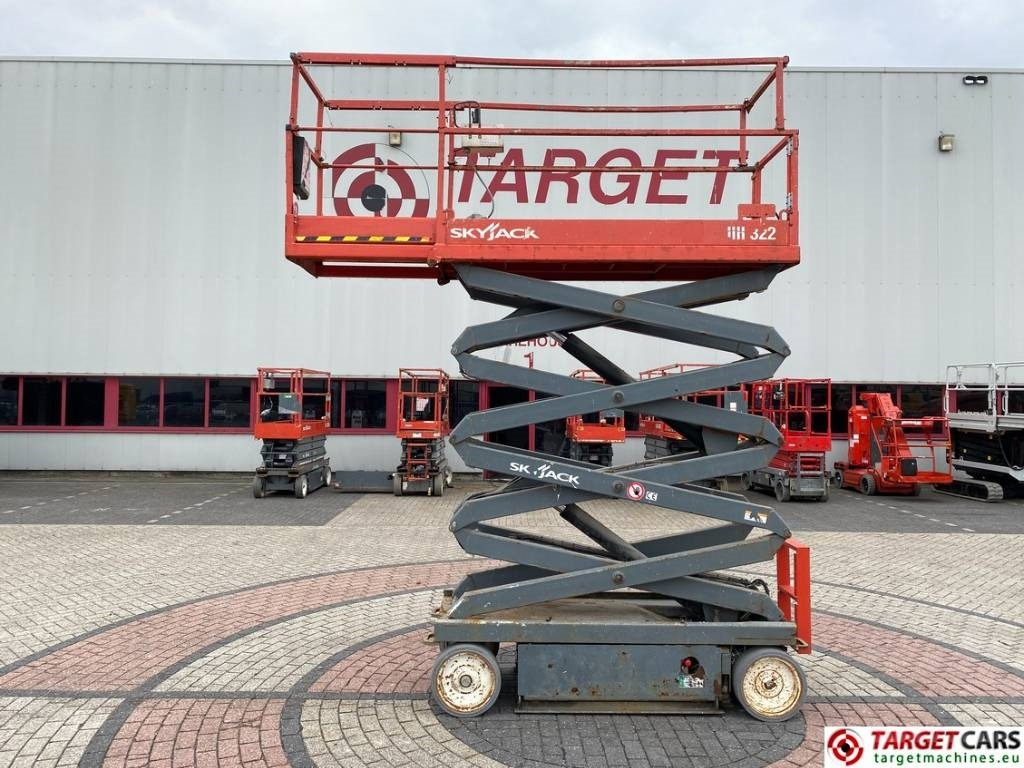 SkyJack SJIII-3226 Electric 3226 Scissor Work Lift 990cm  - Ножничный подъемник: фото 5 SkyJack SJIII-3226 Electric 3226 Scissor Work Lift 990cm  - Ножничный подъемник: фото 5