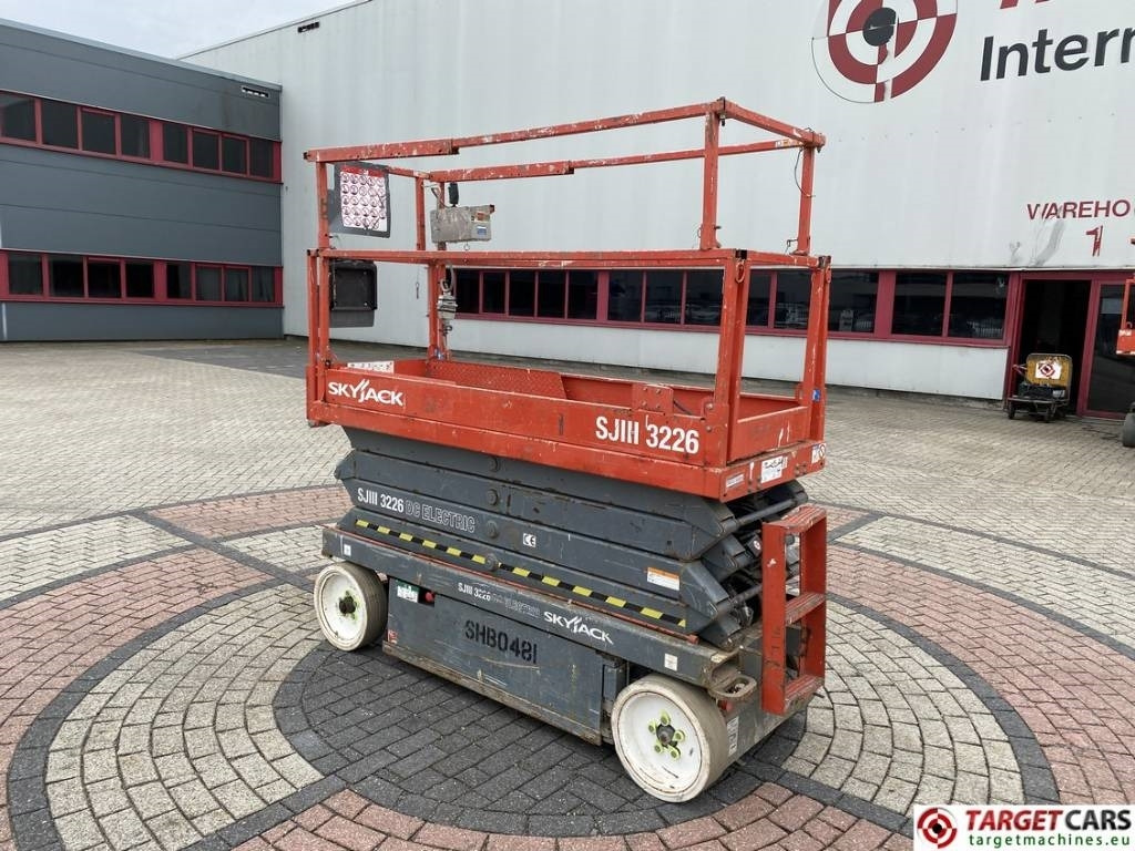 SkyJack SJIII-3226 Electric Scissor Work Lift 990cm  - Ножничный подъемник: фото 4 SkyJack SJIII-3226 Electric Scissor Work Lift 990cm  - Ножничный подъемник: фото 4
