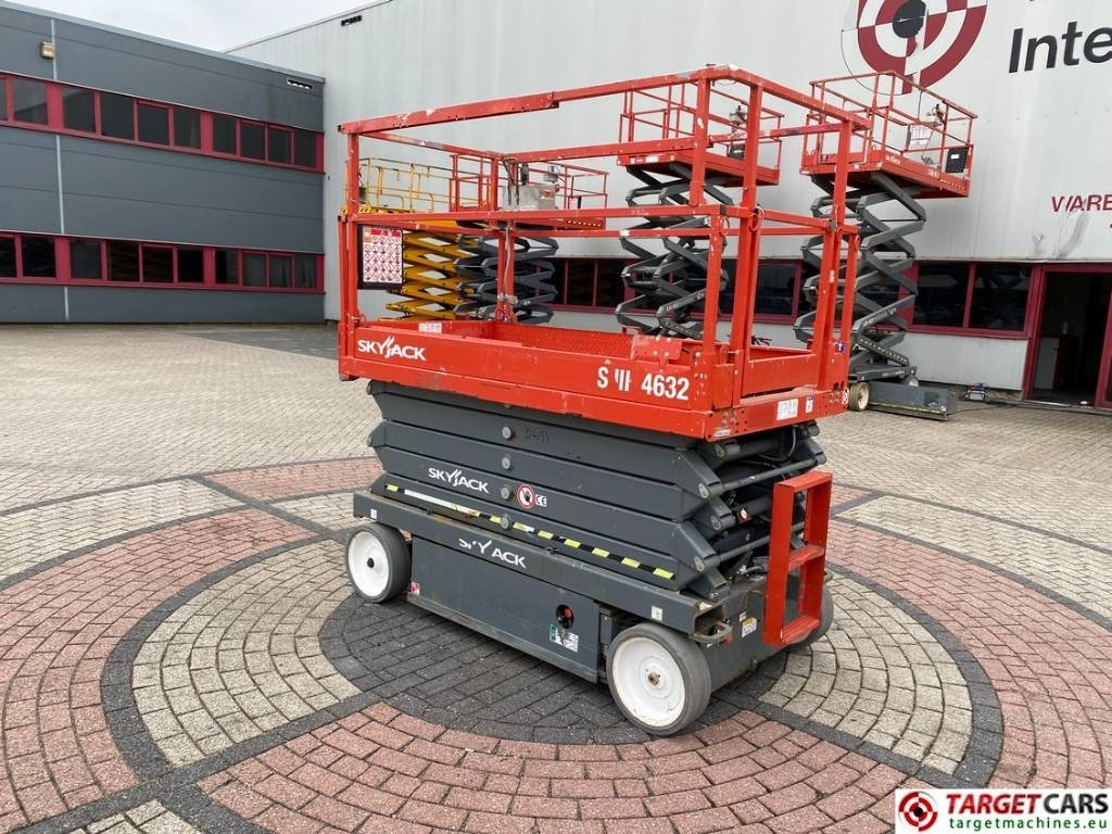 SkyJack SJIII-4632 Electric 4632 Scissor Work Lift 1170cm  - Ножничный подъемник: фото 4 SkyJack SJIII-4632 Electric 4632 Scissor Work Lift 1170cm  - Ножничный подъемник: фото 4