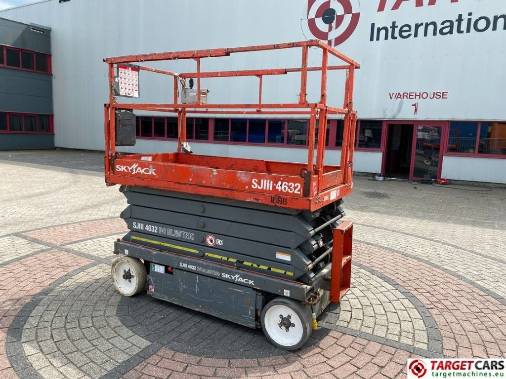 SkyJack SJIII-4632 Electric 4632 Scissor Work Lift 1170cm - Ножничный подъемник: фото 4 SkyJack SJIII-4632 Electric 4632 Scissor Work Lift 1170cm - Ножничный подъемник: фото 4