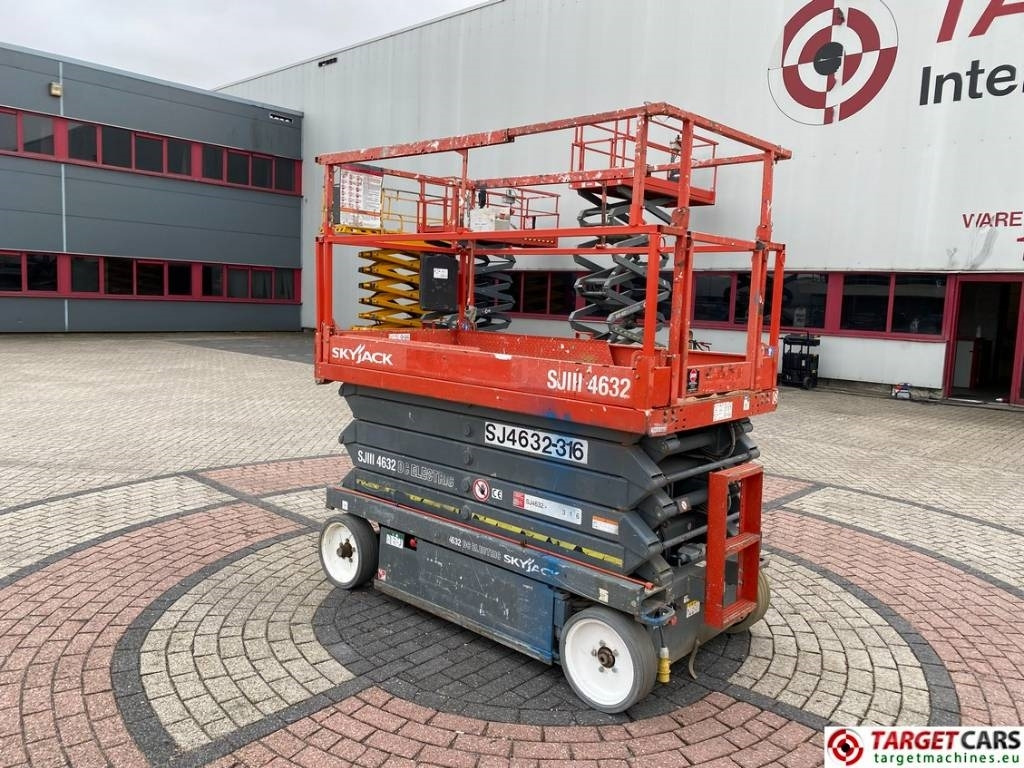 SkyJack SJIII-4632 Electric 4632 Scissor Work Lift 1170cm  - Ножничный подъемник: фото 4 SkyJack SJIII-4632 Electric 4632 Scissor Work Lift 1170cm  - Ножничный подъемник: фото 4