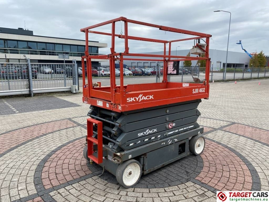 SkyJack SJIII-4632 Electric Scissor Work Lift 1170cm  - Ножничный подъемник: фото 3 SkyJack SJIII-4632 Electric Scissor Work Lift 1170cm  - Ножничный подъемник: фото 3