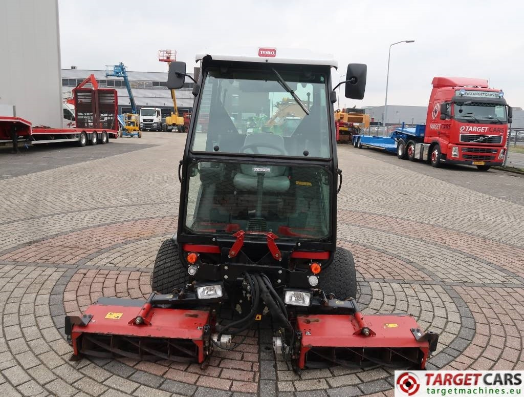 Toro LT3340 3-Gang Hydro 4WD Cylinder Reel Mower - Газонокосилка: фото 4 Toro LT3340 3-Gang Hydro 4WD Cylinder Reel Mower - Газонокосилка: фото 4
