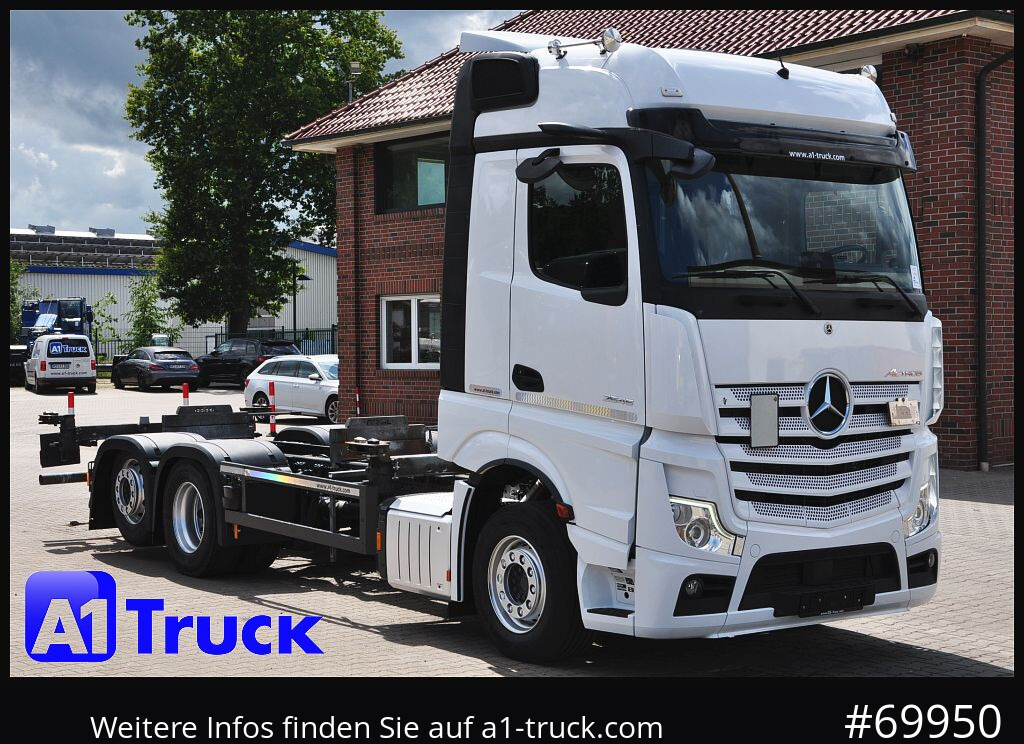 MERCEDES-BENZ 2545, Multi BDF, 7.45-7.82 2 AHK - Грузовик-контейнеровоз/ Сменный кузов: фото 1 MERCEDES-BENZ 2545, Multi BDF, 7.45-7.82 2 AHK - Грузовик-контейнеровоз/ Сменный кузов: фото 1