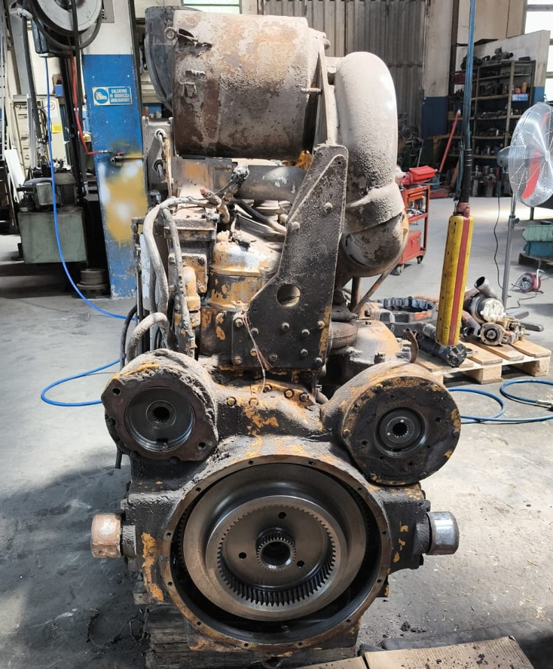 Caterpillar 3406 Motore usato completo di convertitore e pompe - Двигатель и запчасти для Строительной техники: фото 4 Caterpillar 3406 Motore usato completo di convertitore e pompe - Двигатель и запчасти для Строительной техники: фото 4