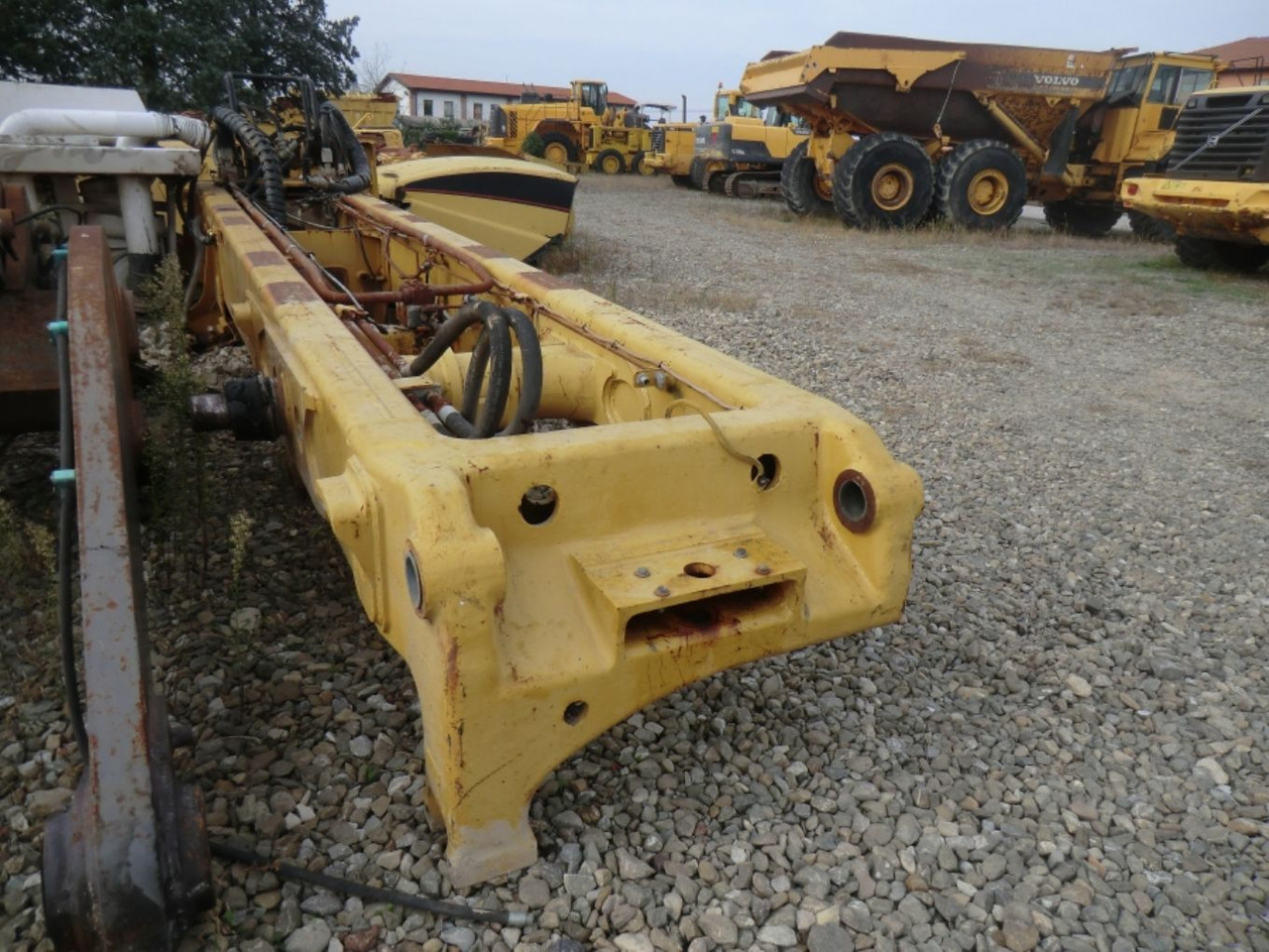Caterpillar 735 Telaio posteriore - Рама/ Шасси для Строительной техники: фото 1 Caterpillar 735 Telaio posteriore - Рама/ Шасси для Строительной техники: фото 1