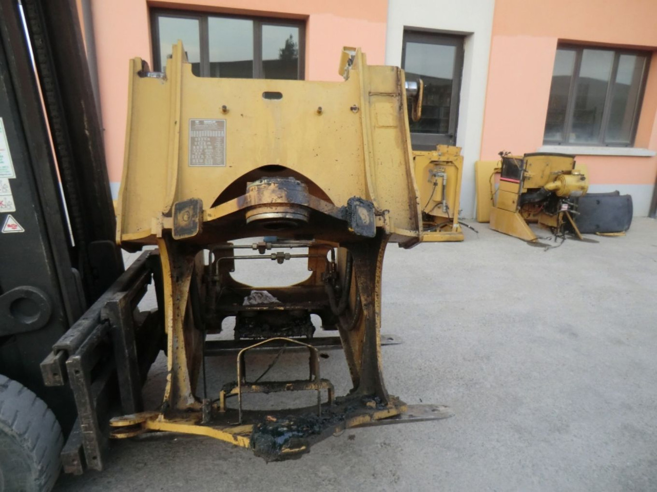 Caterpillar 928G TELAIO ANTERIORE - Рама/ Шасси для Строительной техники: фото 2 Caterpillar 928G TELAIO ANTERIORE - Рама/ Шасси для Строительной техники: фото 2