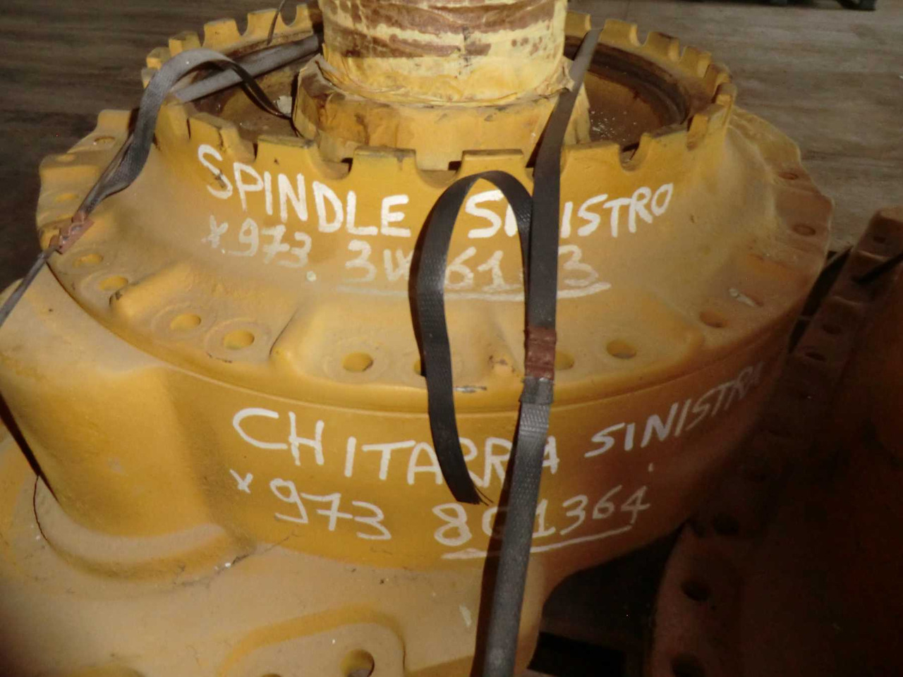 Caterpillar 973 LGP SPINDLE - Запчасти ходовой части для Строительной техники: фото 2 Caterpillar 973 LGP SPINDLE - Запчасти ходовой части для Строительной техники: фото 2