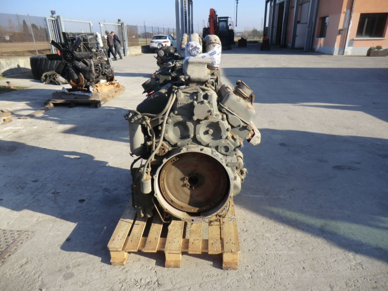 DETROIT DIESEL 8V53 MOTORE MARINO USATO COMPLETO DI TURBO E MOTORINO DI AVVIAMENTO. - Двигатель для Строительной техники: фото 2 DETROIT DIESEL 8V53 MOTORE MARINO USATO COMPLETO DI TURBO E MOTORINO DI AVVIAMENTO. - Двигатель для Строительной техники: фото 2