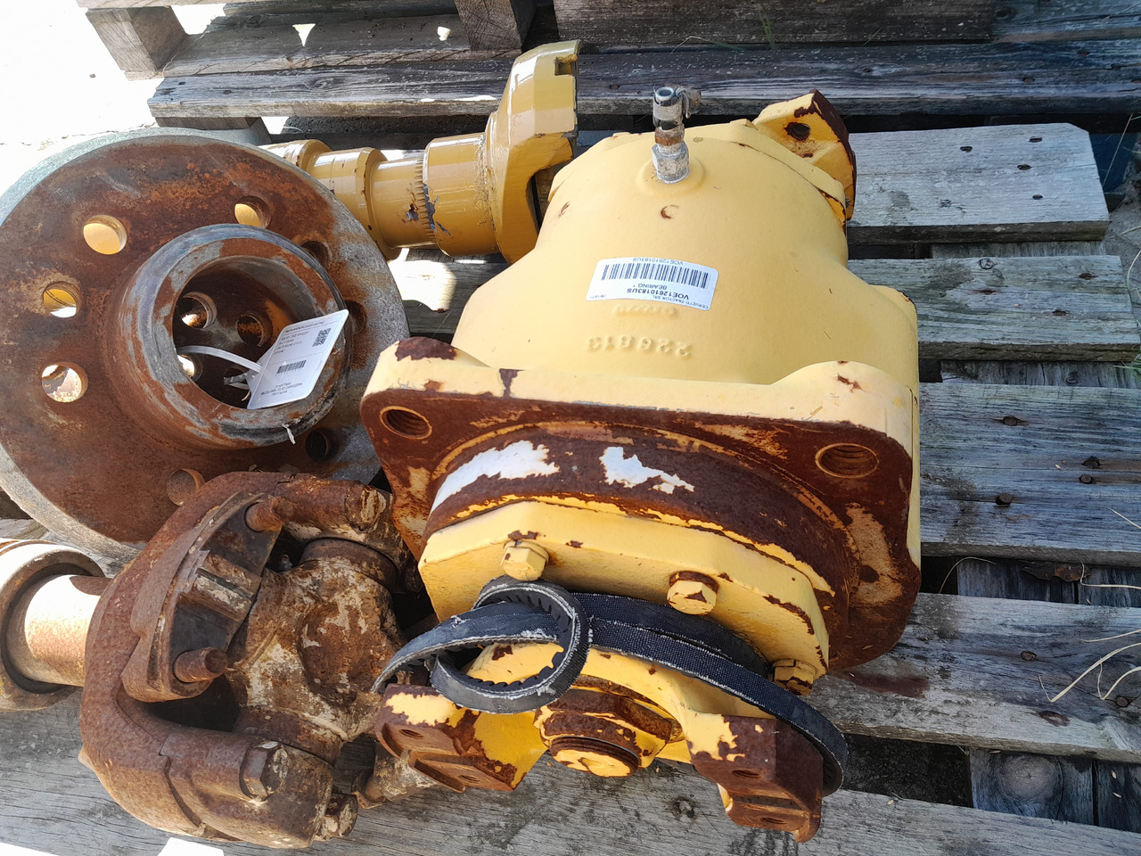 VOLVO L330E SUPPORT BEARING PROPELLER SHAFT - Трансмиссия для Строительной техники: фото 3 VOLVO L330E SUPPORT BEARING PROPELLER SHAFT - Трансмиссия для Строительной техники: фото 3