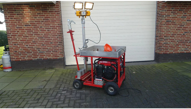 Honda EM4500S aggregaat met lichtmast - Электрогенератор: фото 3 Honda EM4500S aggregaat met lichtmast - Электрогенератор: фото 3
