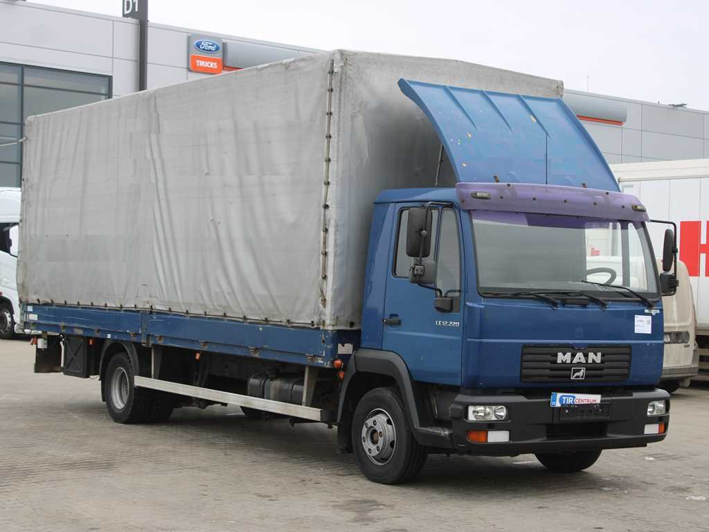 MAN LE 12.220, EURO 3, HYDRAULIC FRONT, TIRES 80% - Тентованный грузовик: фото 3 MAN LE 12.220, EURO 3, HYDRAULIC FRONT, TIRES 80% - Тентованный грузовик: фото 3
