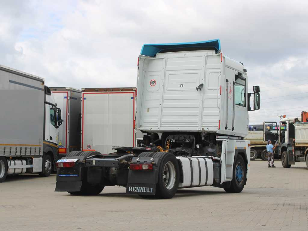 Renault MAGNUM 440.18, EURO 3 - Тягач: фото 3 Renault MAGNUM 440.18, EURO 3 - Тягач: фото 3