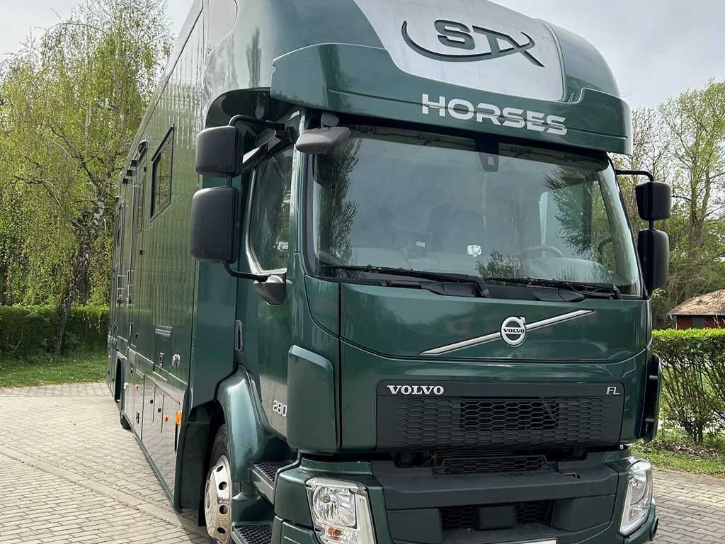 Volvo STX FL, 6 PEOPLE, 5 HORSES, CAMERA, 2X TAIL LIFT - Коневоз: фото 2 Volvo STX FL, 6 PEOPLE, 5 HORSES, CAMERA, 2X TAIL LIFT - Коневоз: фото 2