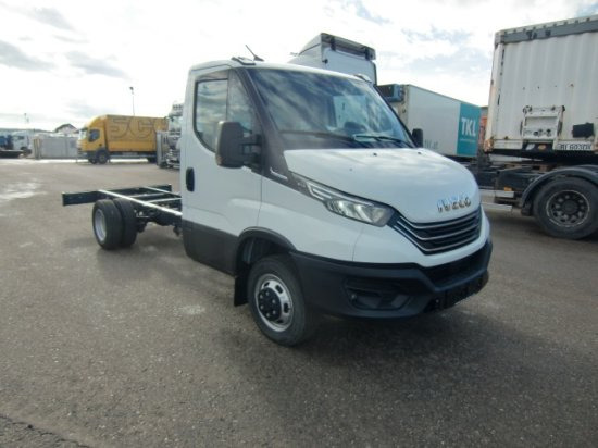 Iveco Daily 40 - 180 Fahrgestell, E6 Automatik mehrere Einheiten verfügbar - Грузовик-шасси: фото 3 Iveco Daily 40 - 180 Fahrgestell, E6 Automatik mehrere Einheiten verfügbar - Грузовик-шасси: фото 3