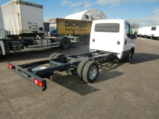 Iveco Daily 40 - 180 Fahrgestell, E6 Automatik mehrere Einheiten verfügbar - Грузовик-шасси: фото 4 Iveco Daily 40 - 180 Fahrgestell, E6 Automatik mehrere Einheiten verfügbar - Грузовик-шасси: фото 4