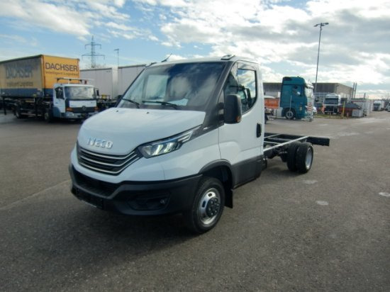 Iveco Daily 40 - 180 Fahrgestell, E6 Automatik mehrere Einheiten verfügbar - Грузовик-шасси: фото 1 Iveco Daily 40 - 180 Fahrgestell, E6 Automatik mehrere Einheiten verfügbar - Грузовик-шасси: фото 1
